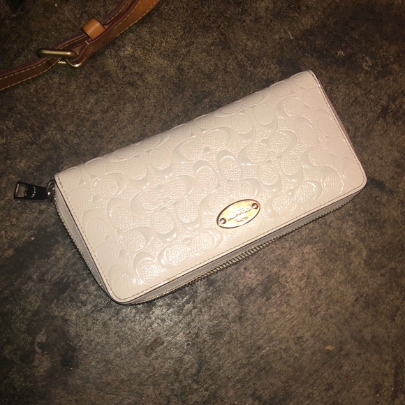Cream leather coach wallet - Picture 1 of 3